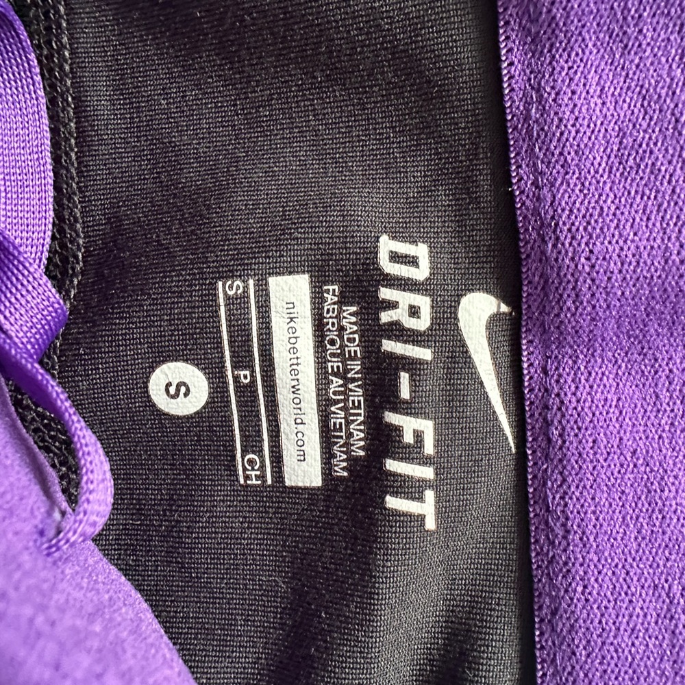 Nike Women’s Capri Leggings in Black with Purple Accents - Picture 4 of 4